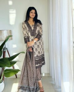 0e5aa1d2 d3a5 40d5 a497 2b312c405b43